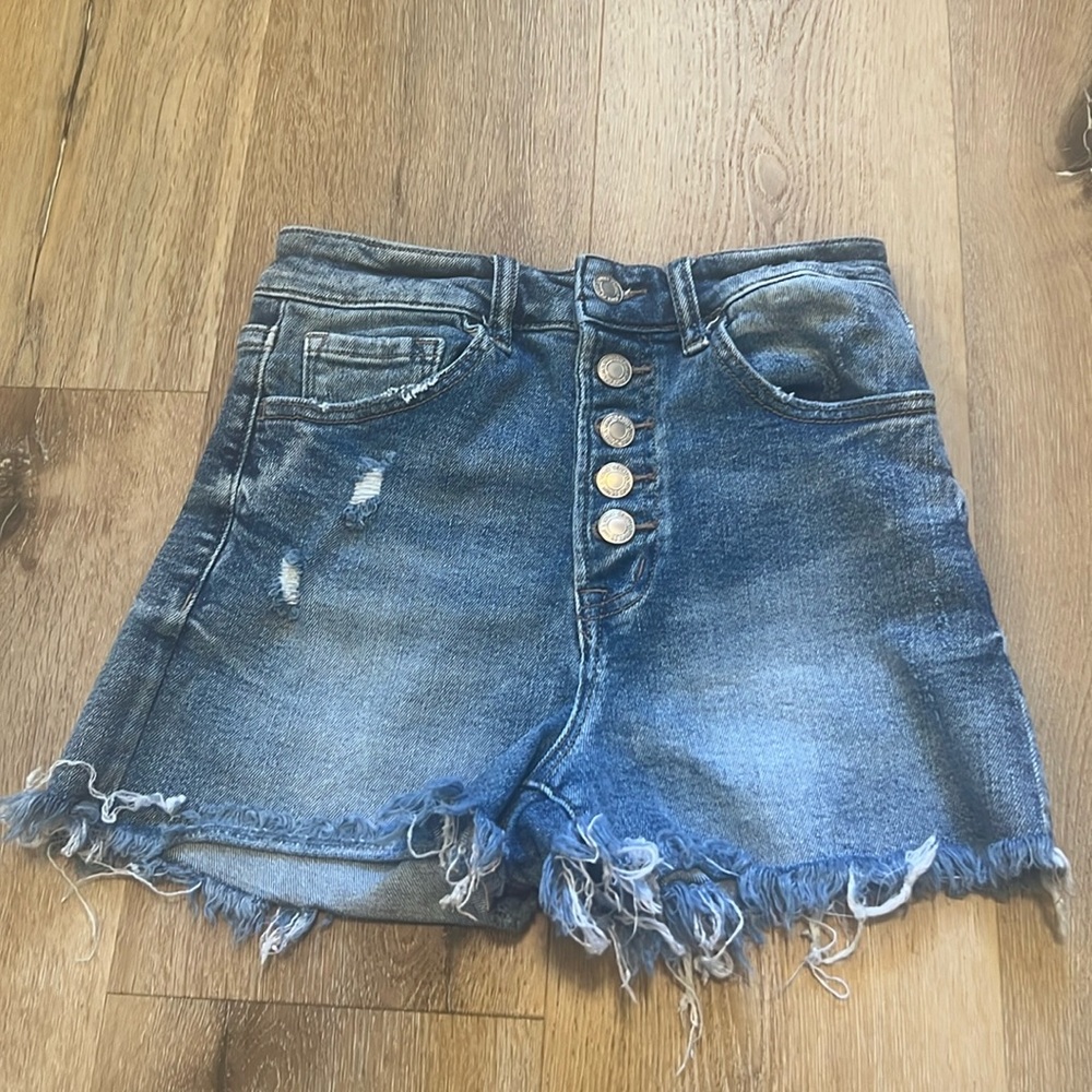 VERVET Raw Hem Cut-Off Denim Shorts - Size Small